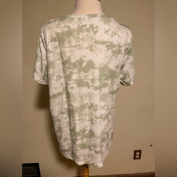 πSonoma brand NWT Lucky Charm Tee - Picture 2 of 5